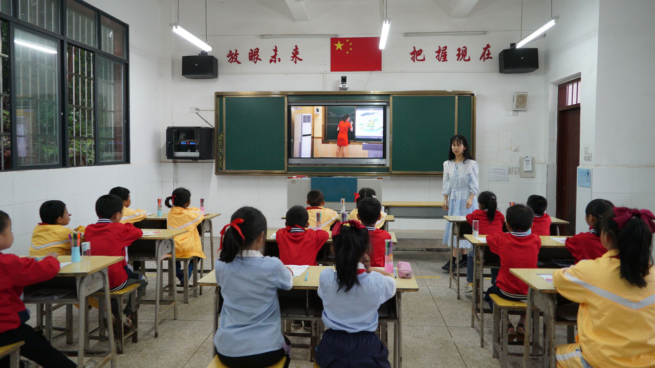 建三個課堂就選奧威亞,基于專遞課堂的區域研修，助力城鄉教育一體化發展